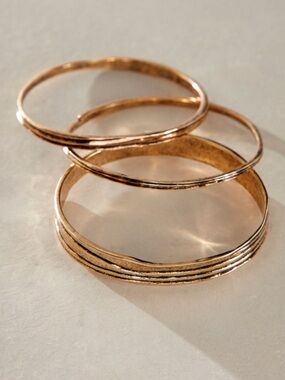NWOT Free People Signature Gold Hammered Bangle Bracelet